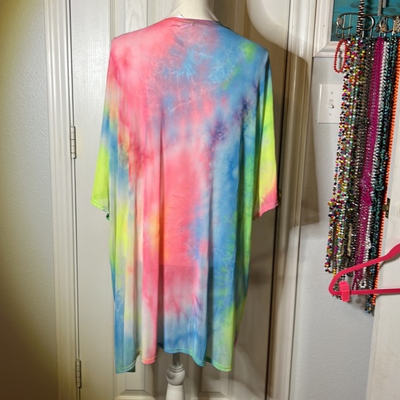Sheer, tie dyed kimono - Picture 2 of 3